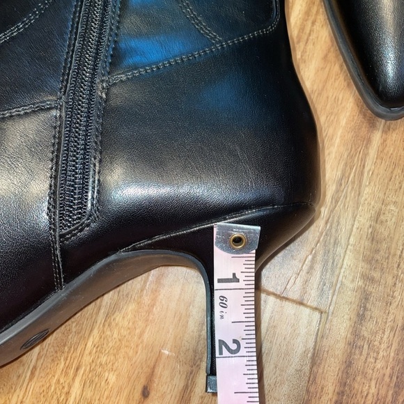 Universal Thread women’s boots 11 black ankle point Western 2” heel NWT Jenson - Picture 5 of 7